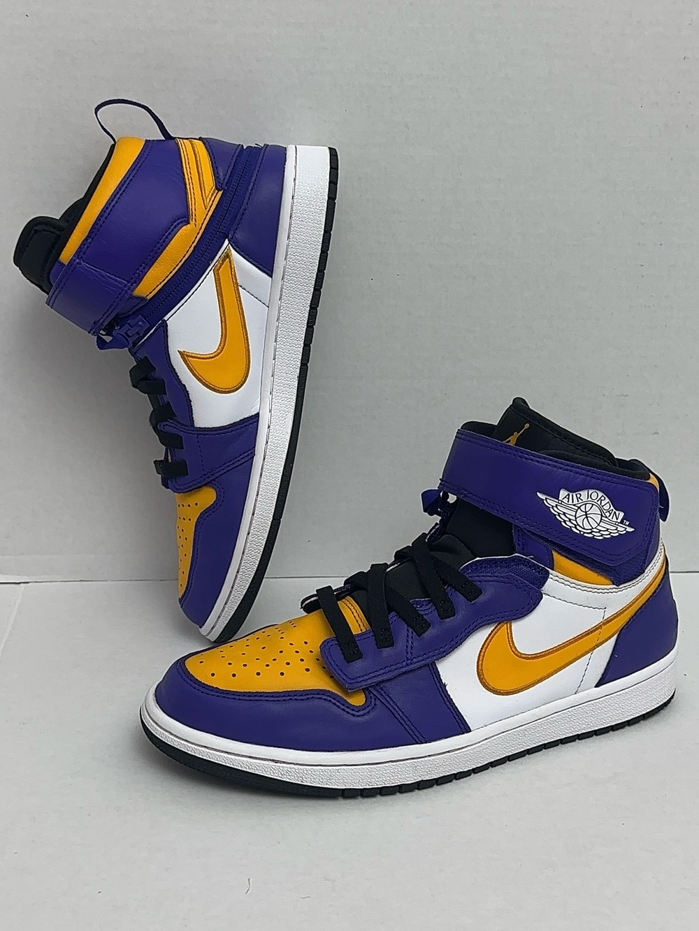 Nike 1 High FlyEase Lakers Men’s Size 9.5 Purple Gold Sneakers
